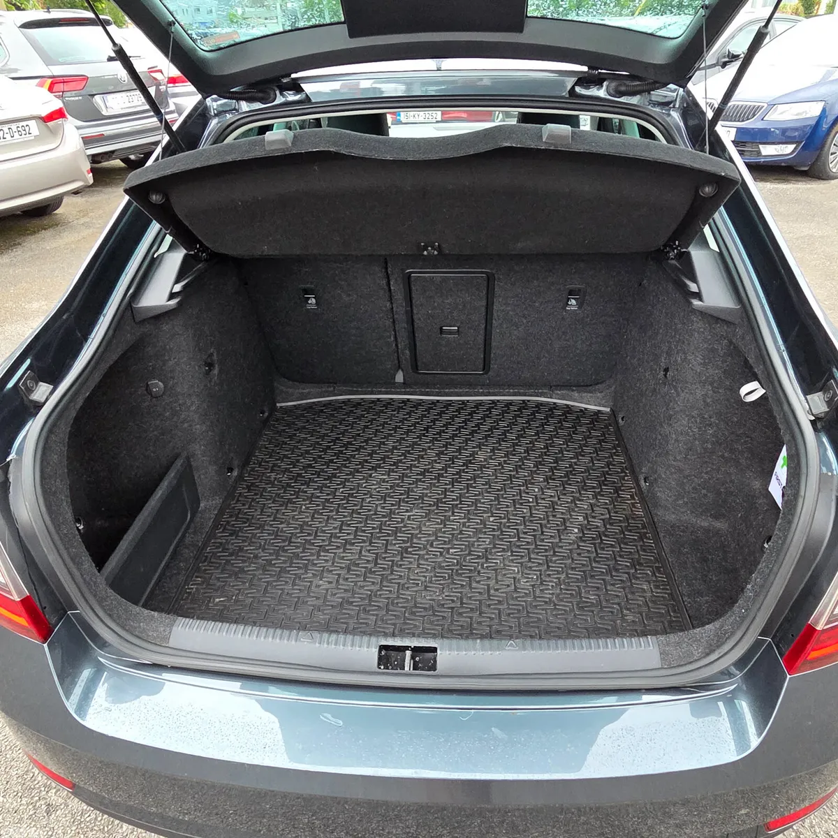 Skoda Octavia Saloon, Petrol, 2020, Grey