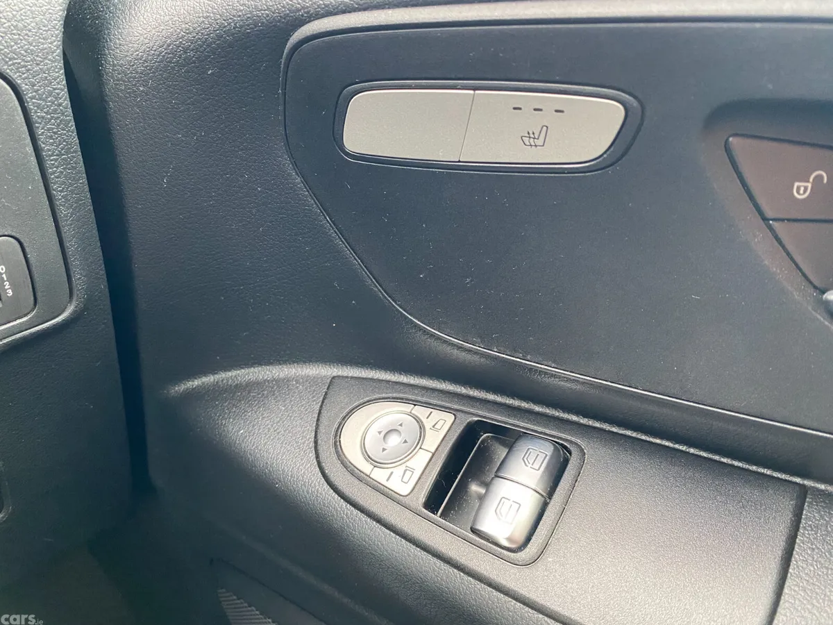Mercedes-Benz Vito Minibus, Diesel, 2023, White
