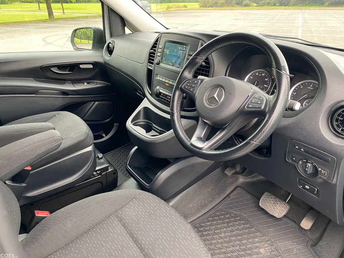 Mercedes-Benz Vito Minibus, Diesel, 2023, White