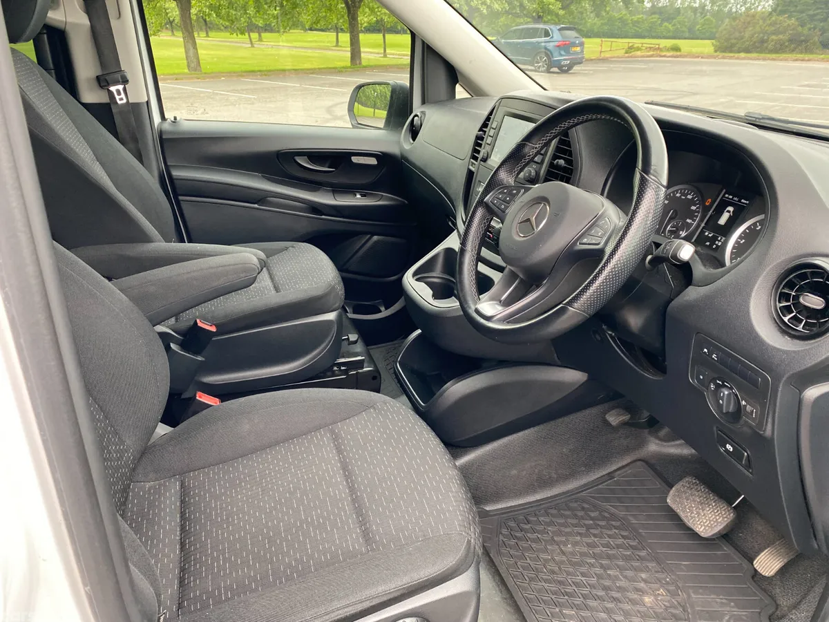 Mercedes-Benz Vito Minibus, Diesel, 2023, White