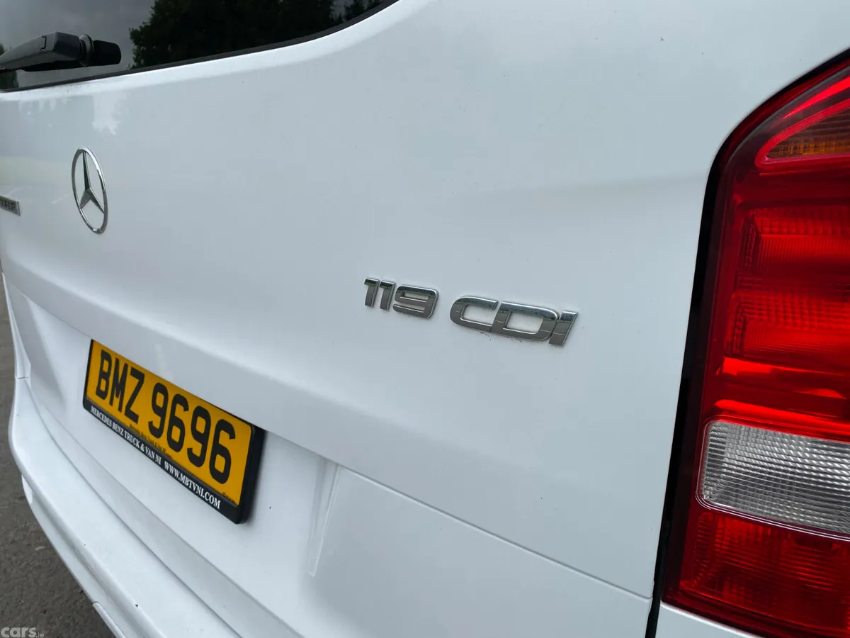 Mercedes-Benz Vito Minibus, Diesel, 2023, White