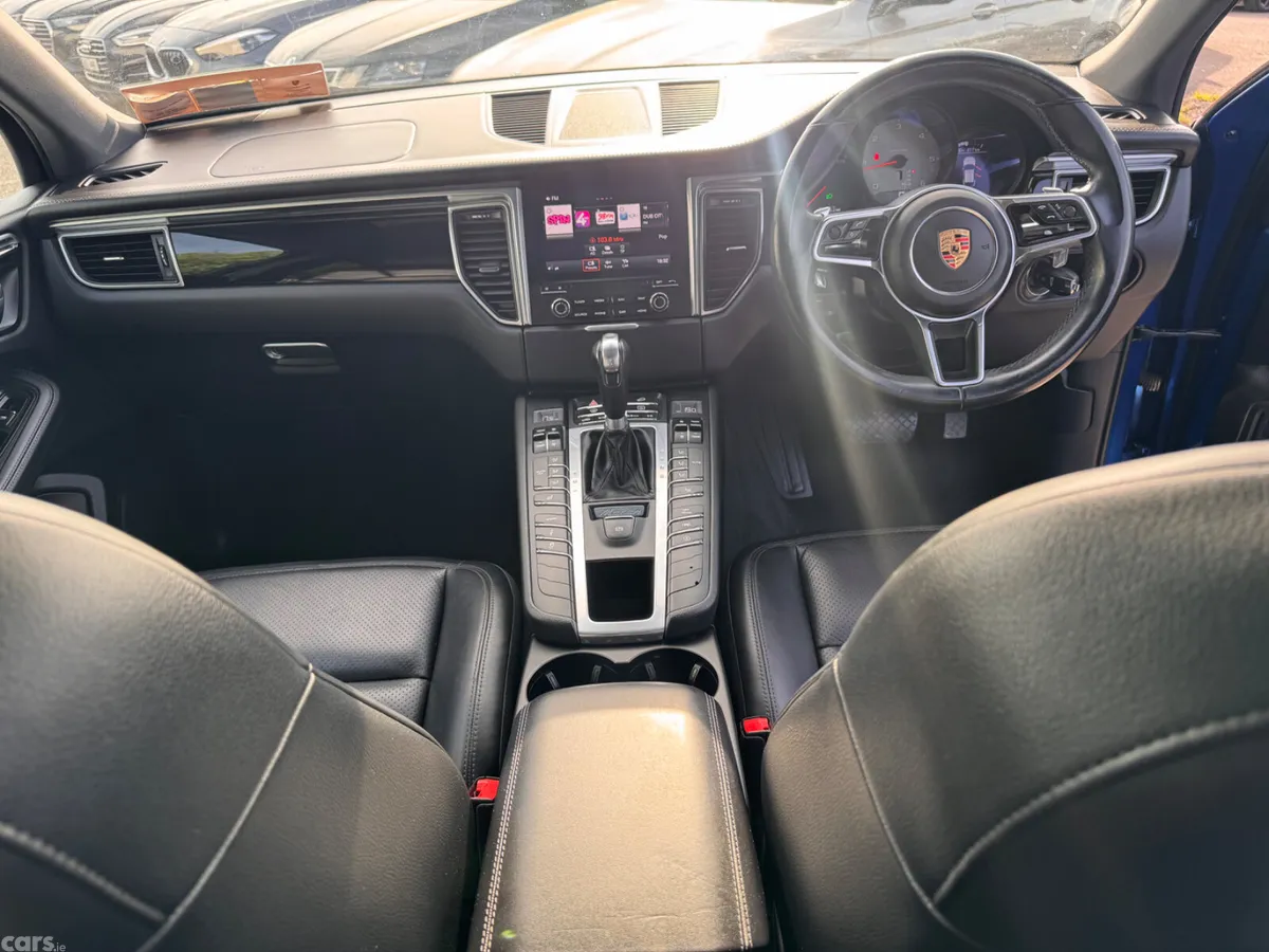 Porsche Macan SUV, Diesel, 2016, Blue