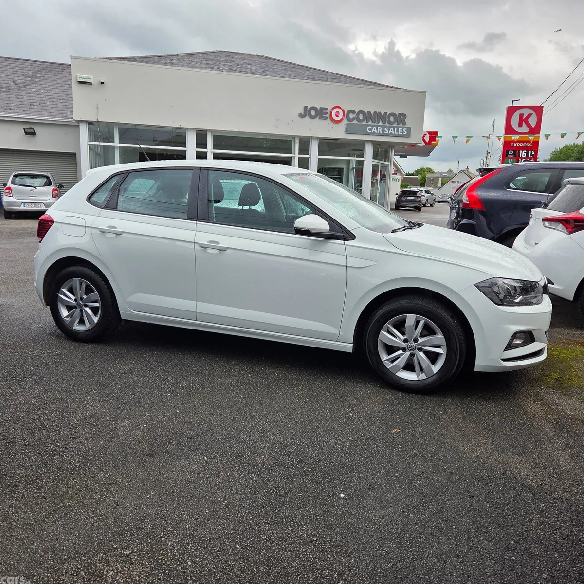 Volkswagen Polo Hatchback, Petrol, 2019, White