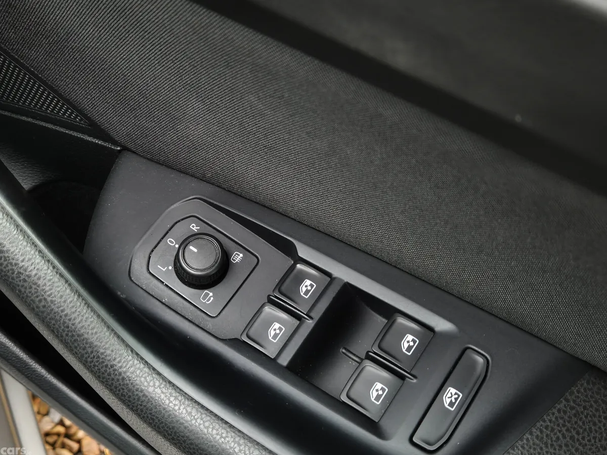 Volkswagen Passat Estate, Petrol, 2016, Silver