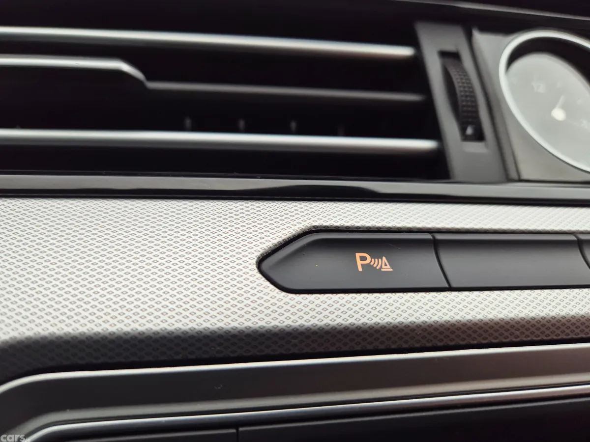 Volkswagen Passat Estate, Petrol, 2016, Silver
