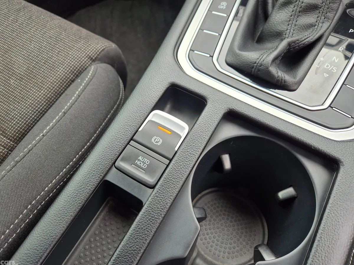 Volkswagen Passat Estate, Petrol, 2016, Silver