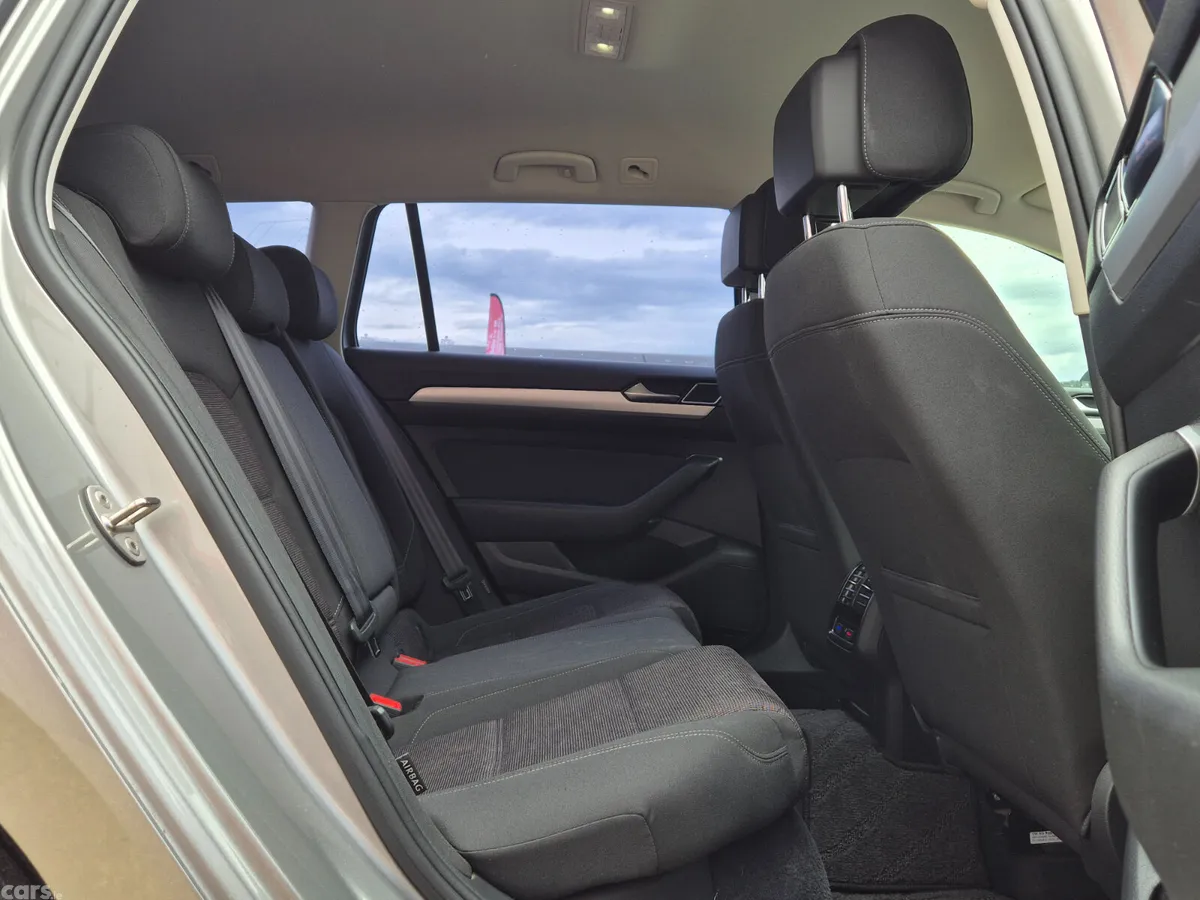 Volkswagen Passat Estate, Petrol, 2016, Silver