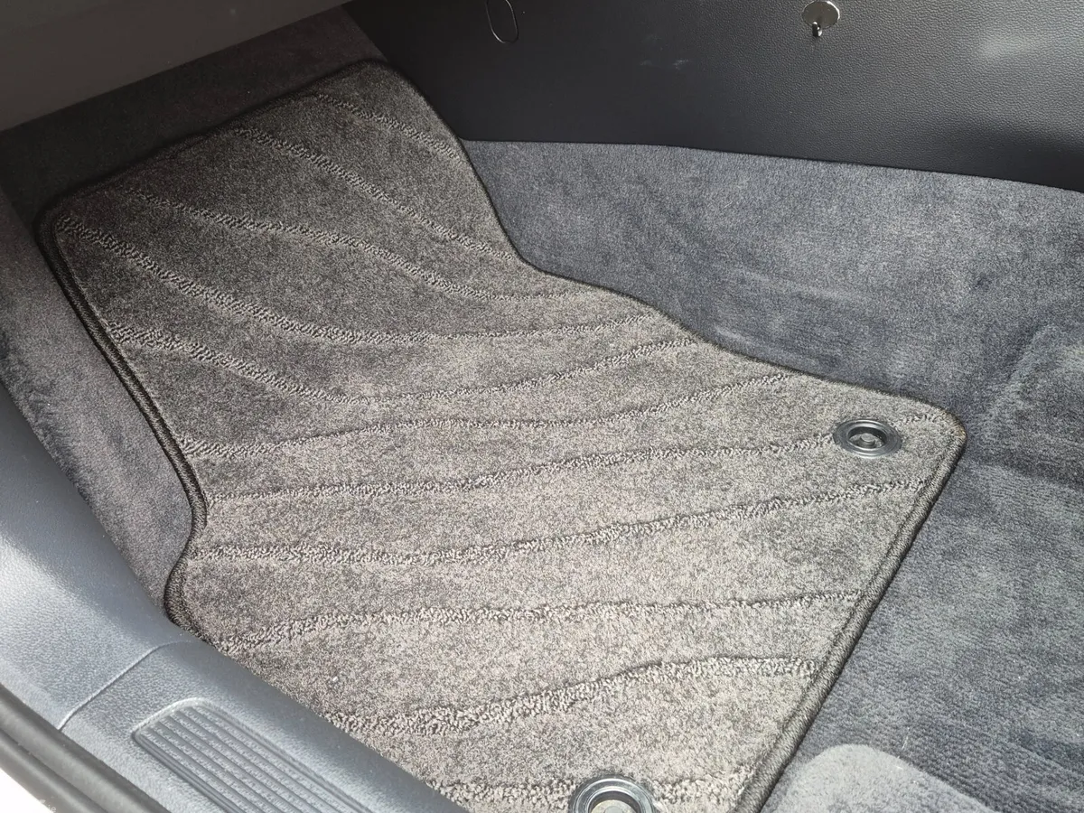 Volkswagen Passat Estate, Petrol, 2016, Silver