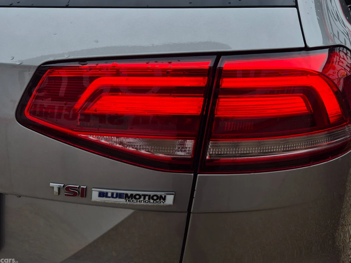 Volkswagen Passat Estate, Petrol, 2016, Silver