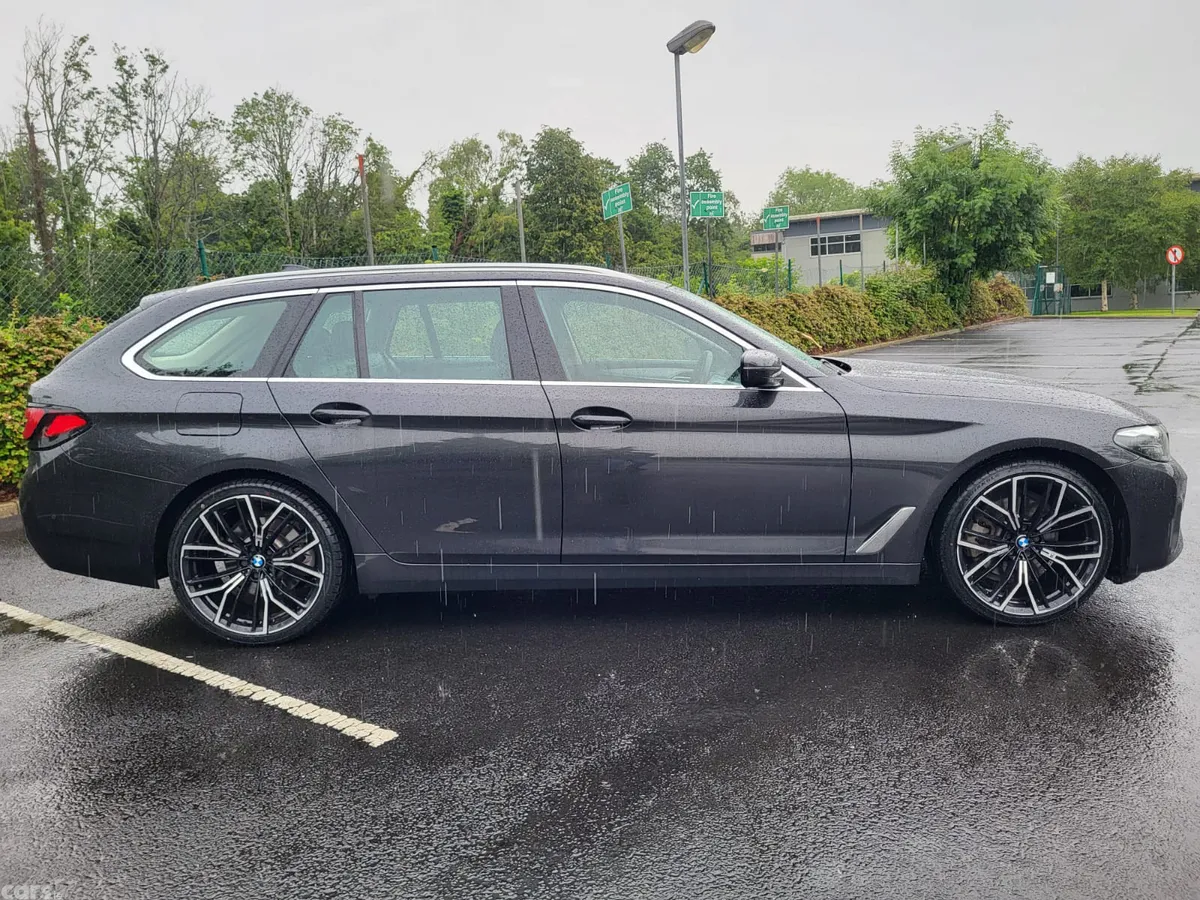 BMW 5-Series Estate/Jeep, Diesel, 2021, Grey