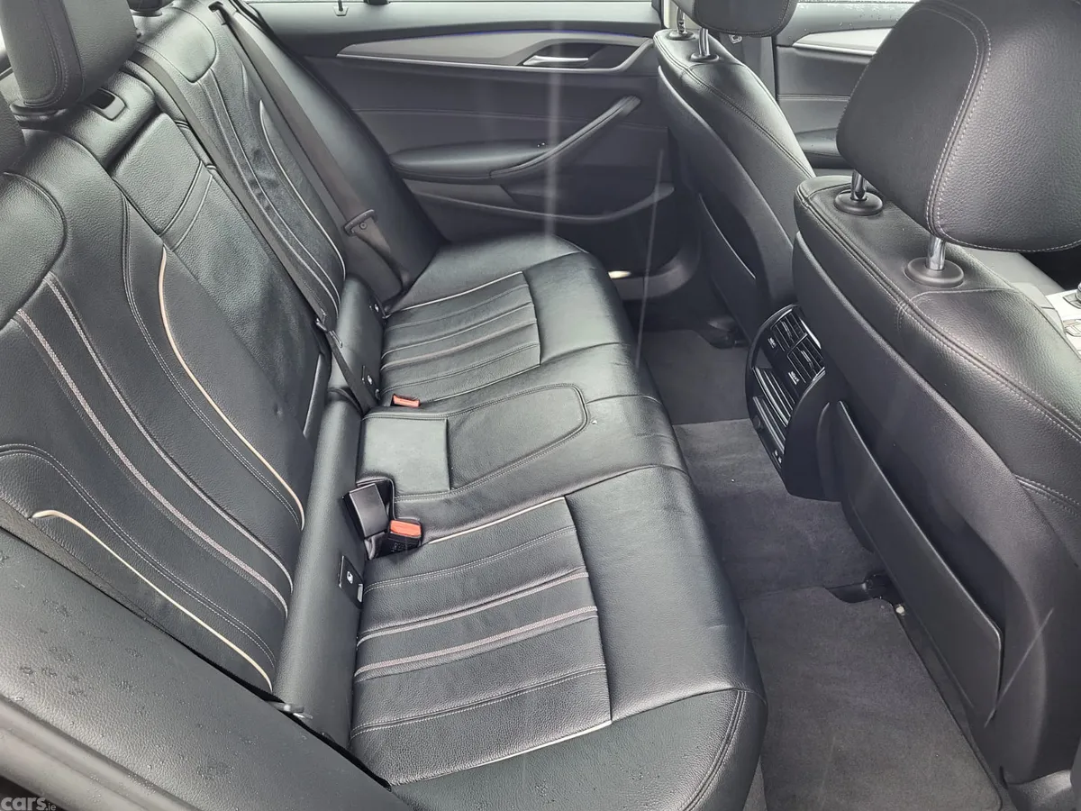 BMW 5-Series Estate/Jeep, Diesel, 2021, Grey