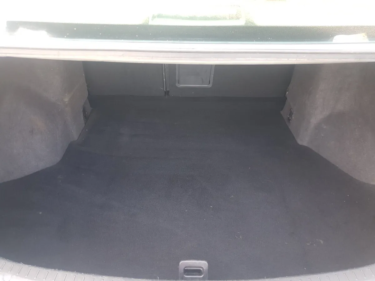 Toyota Avensis Saloon, Diesel, 2017, Grey