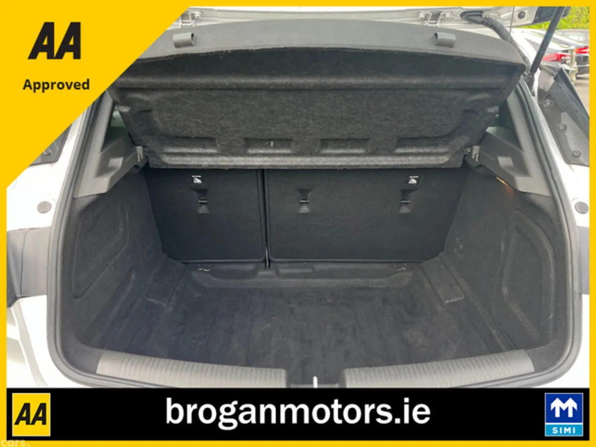 Vauxhall Astra Hatchback, Diesel, 2021, Silver