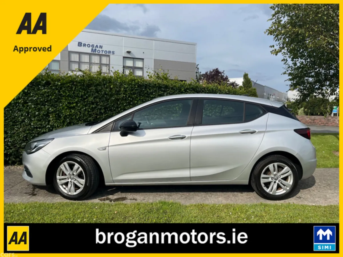 Vauxhall Astra Hatchback, Diesel, 2021, Silver