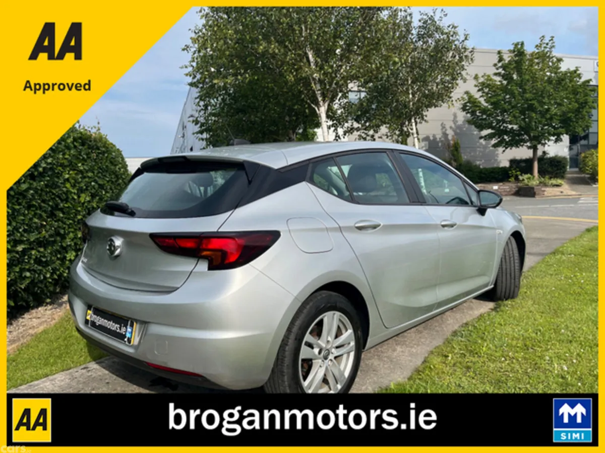 Opel Astra Hatchback, Diesel, 2021, Silver