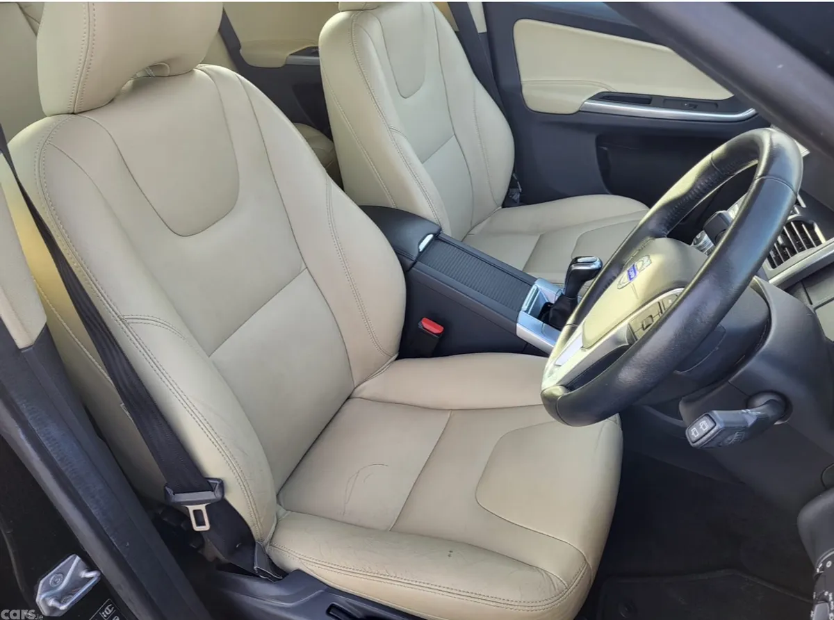 Volvo XC60 SUV, Diesel, 2017, Black