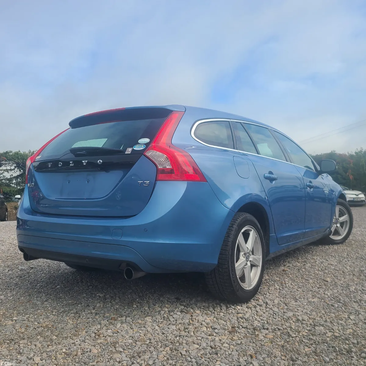 Volvo V60 Estate, Petrol, 2017, Blue