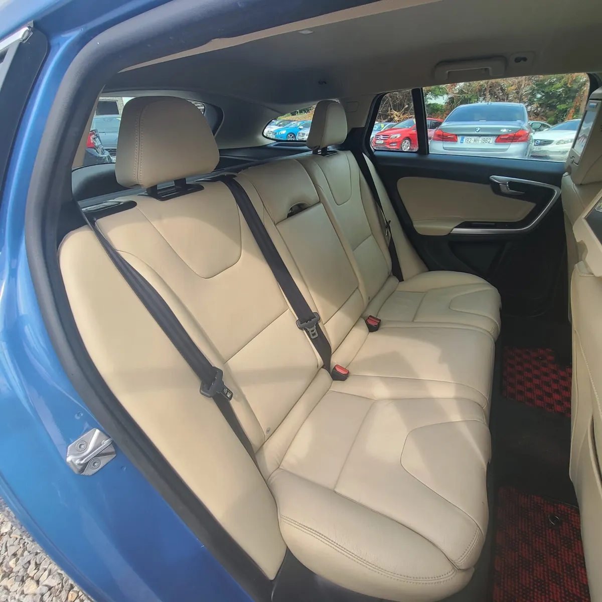Volvo V60 Estate, Petrol, 2017, Blue