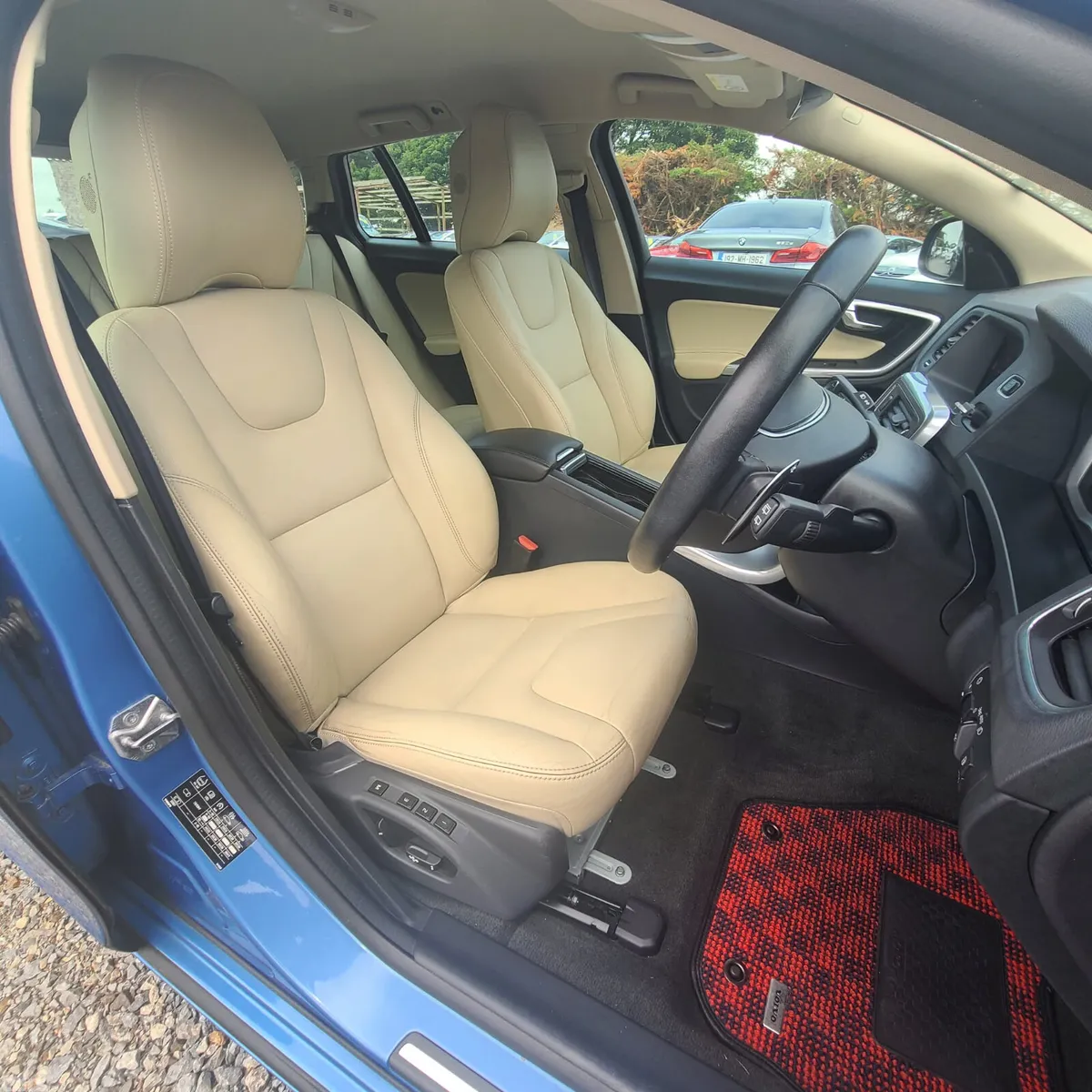 Volvo V60 Estate, Petrol, 2017, Blue