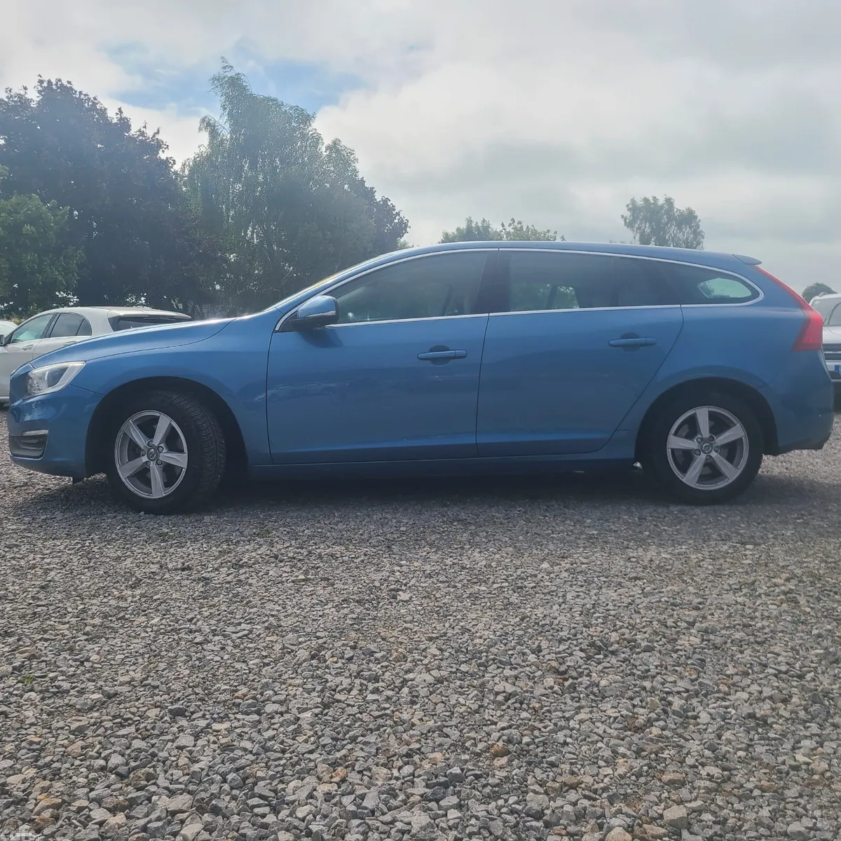 Volvo V60 Estate, Petrol, 2017, Blue