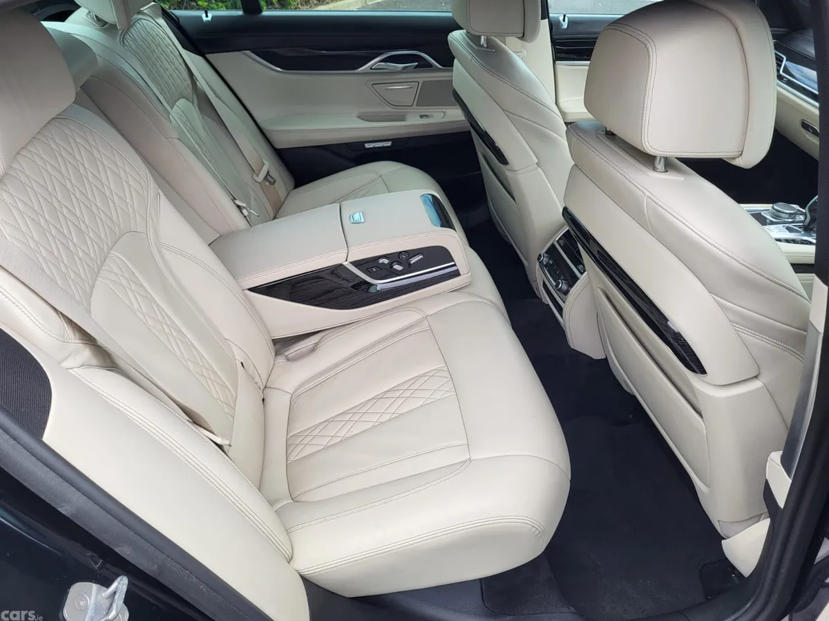 BMW 7-Series Saloon, Petrol Plug-in Hybrid, 2017, Black