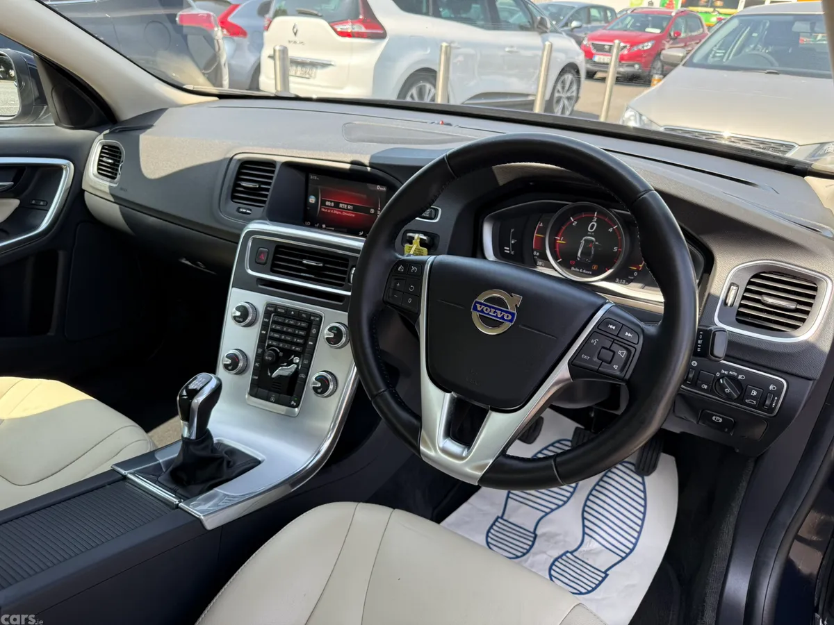 Volvo S60 Saloon, Diesel, 2018, Blue