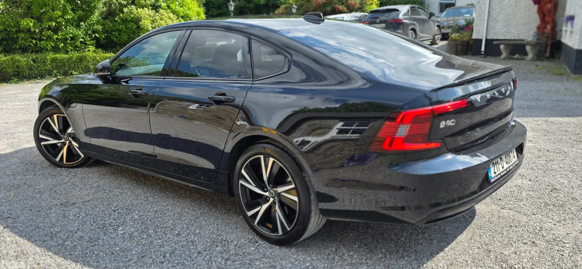 Volvo S90 Saloon, Petrol Plug-in Hybrid, 2021, Black