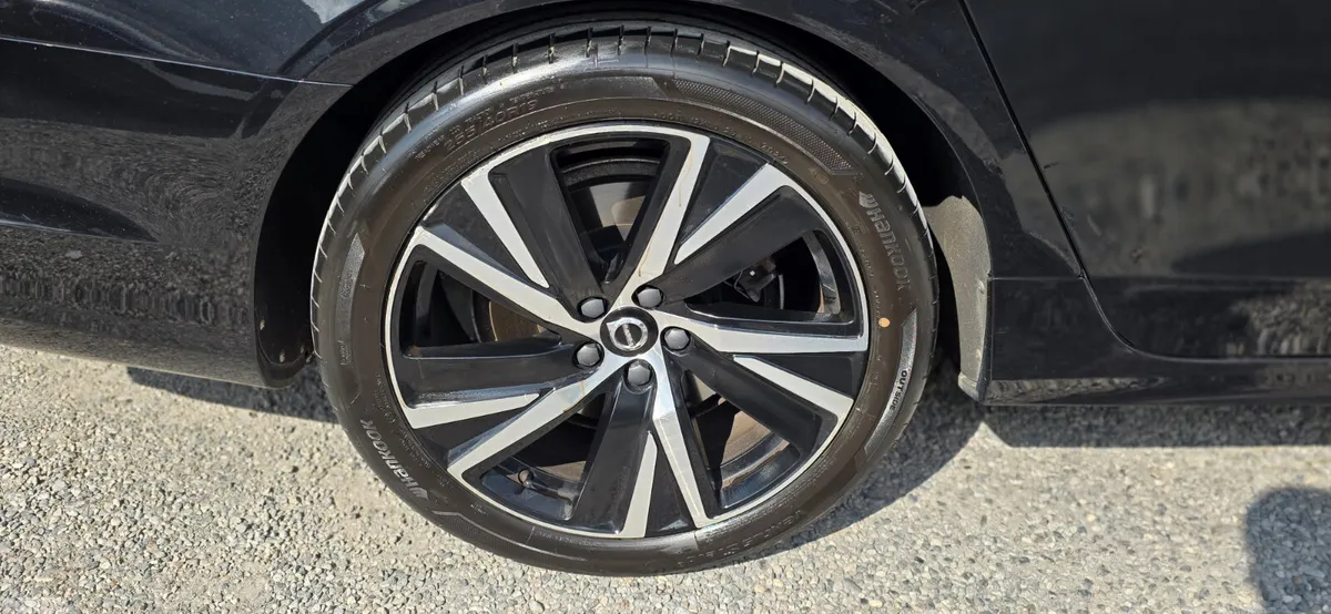 Volvo S90 Saloon, Petrol Plug-in Hybrid, 2021, Black