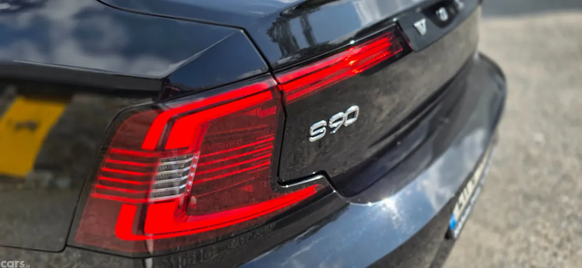 Volvo S90 Saloon, Petrol Plug-in Hybrid, 2021, Black