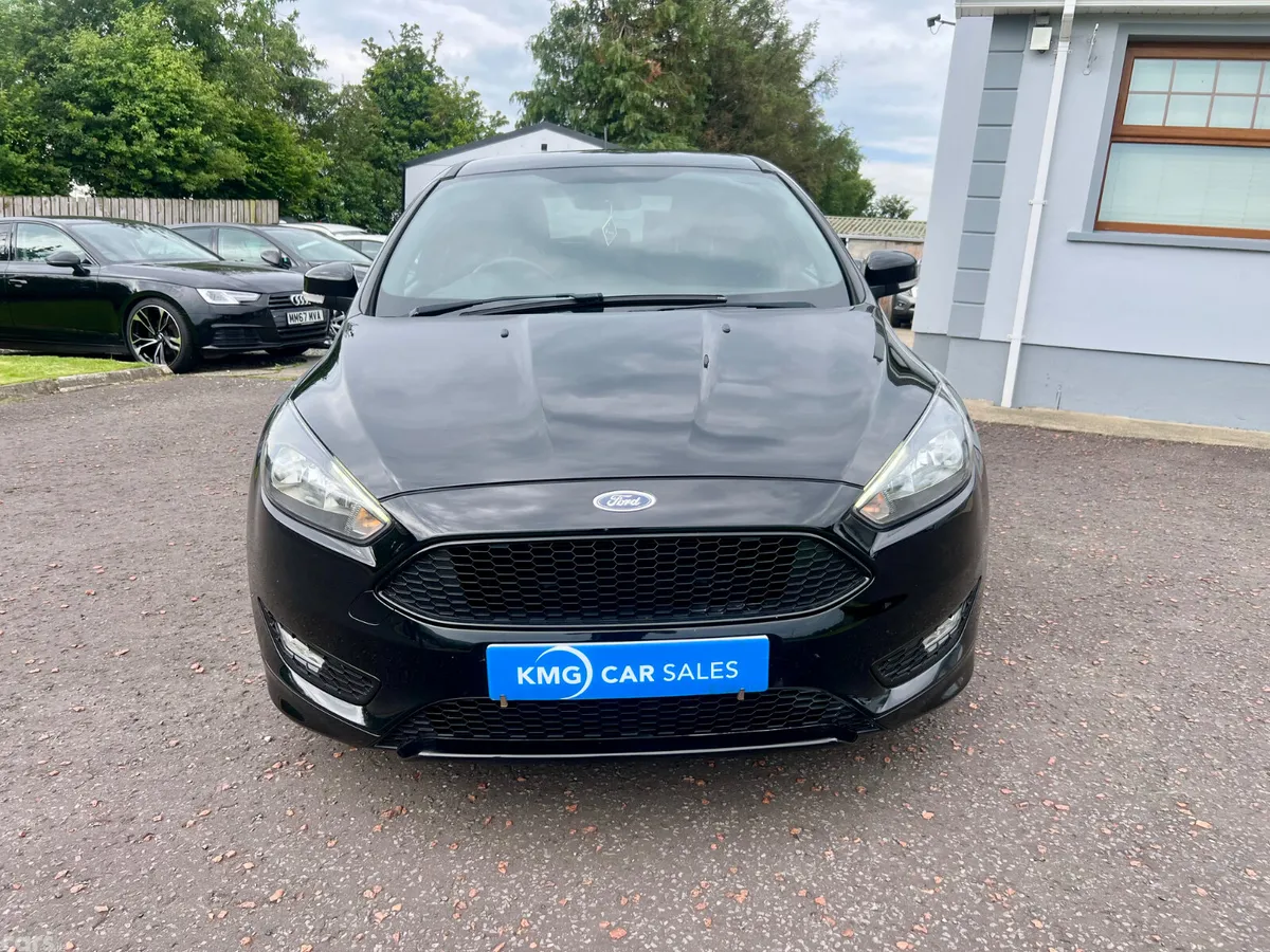 Ford Focus Hatchback, Diesel, 2017, Black