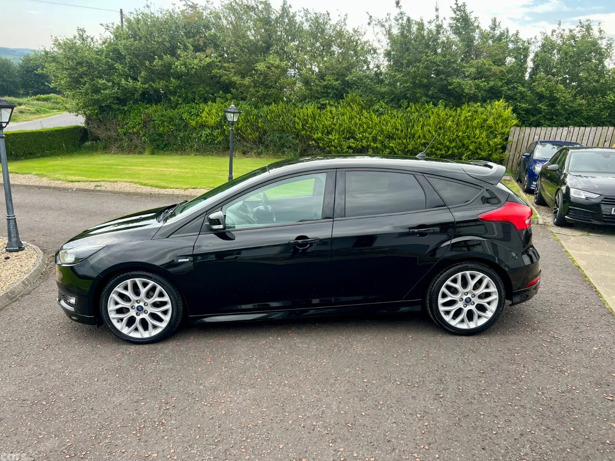 Ford Focus Hatchback, Diesel, 2017, Black