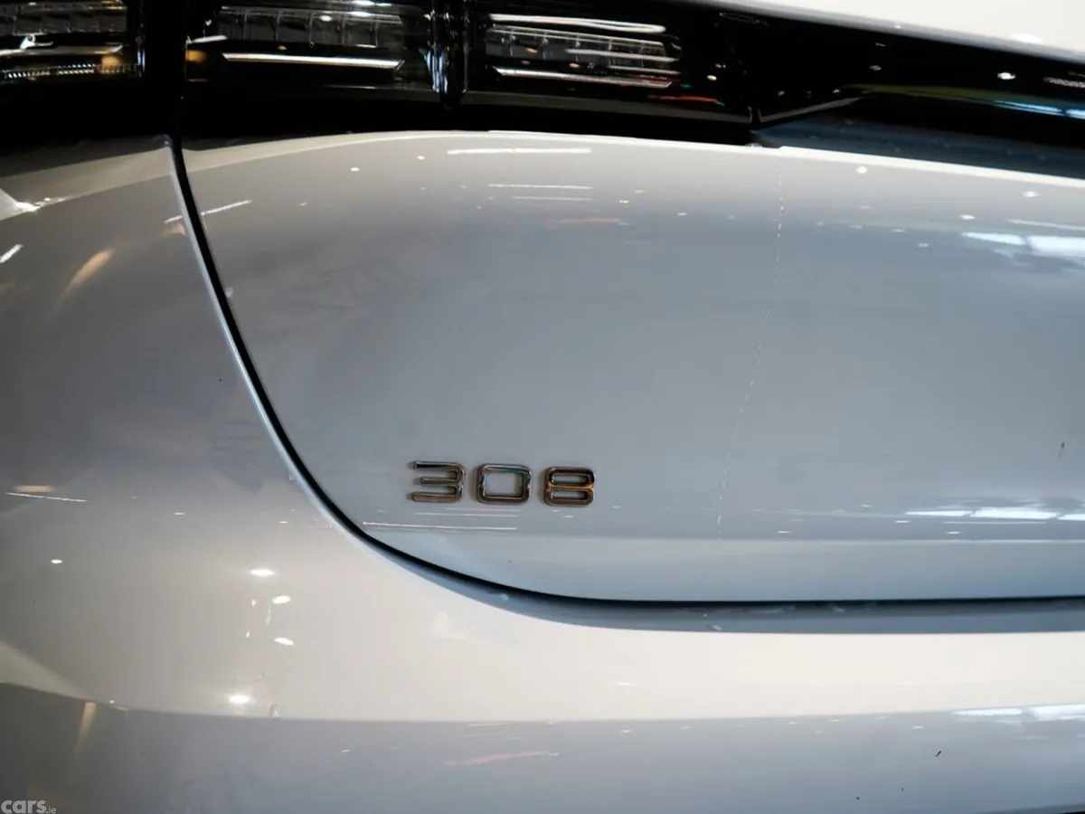 Peugeot 308 Hatchback, Diesel, 2024, White