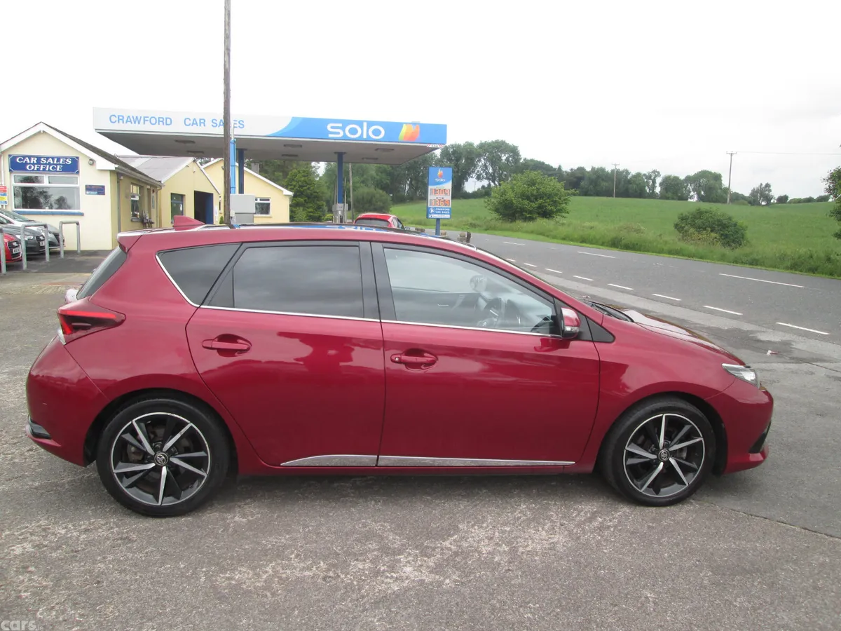 Toyota Auris Hatchback, Diesel, 2018, Red