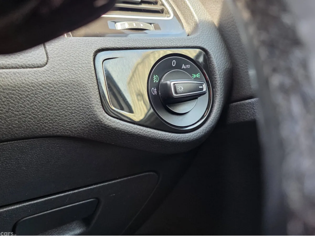 Volkswagen Golf Hatchback, Petrol, 2019, White