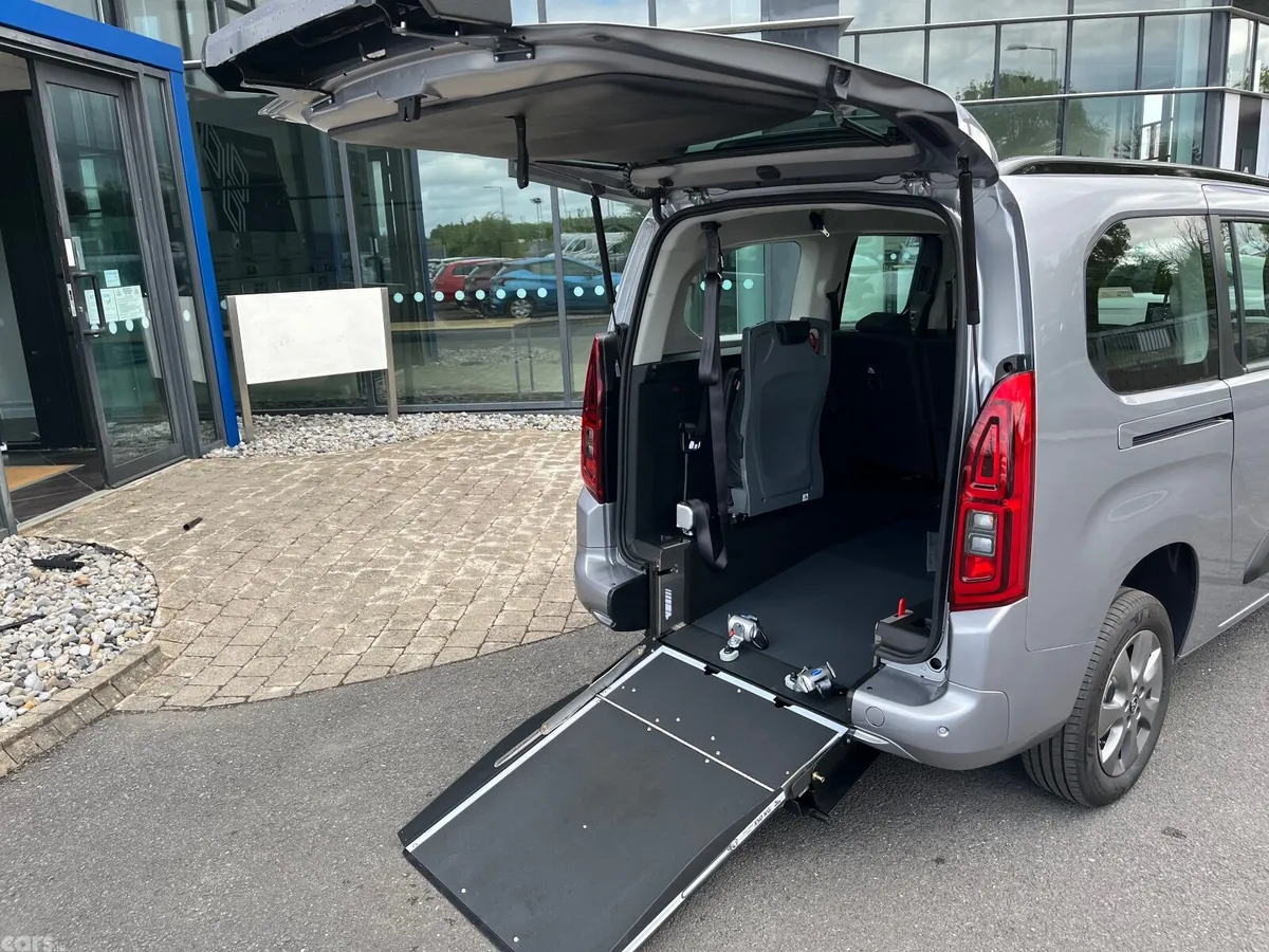 Opel Combo MPV, Diesel, 2026, Grey