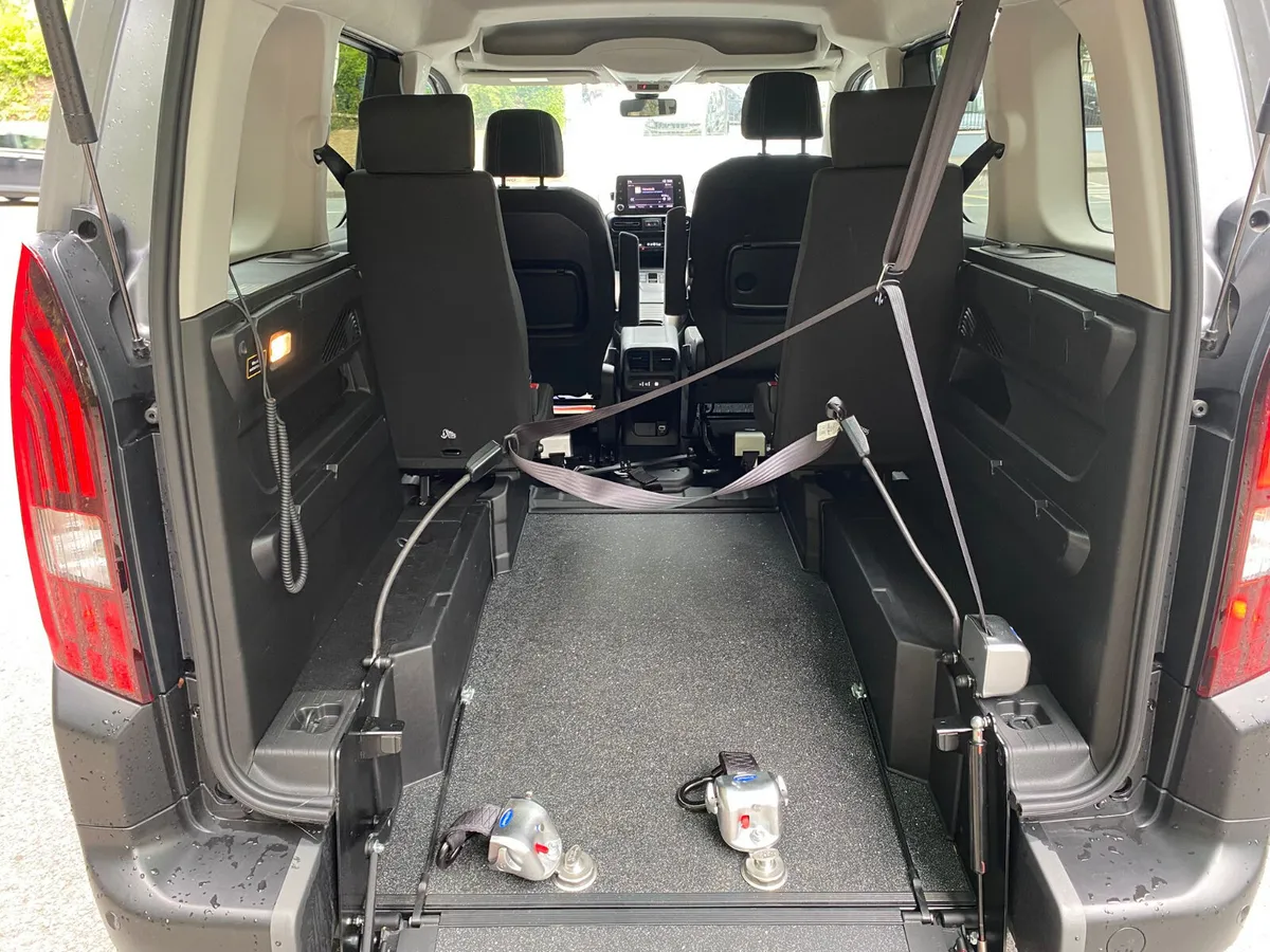 Peugeot Rifter MPV, Diesel, 2024, Grey