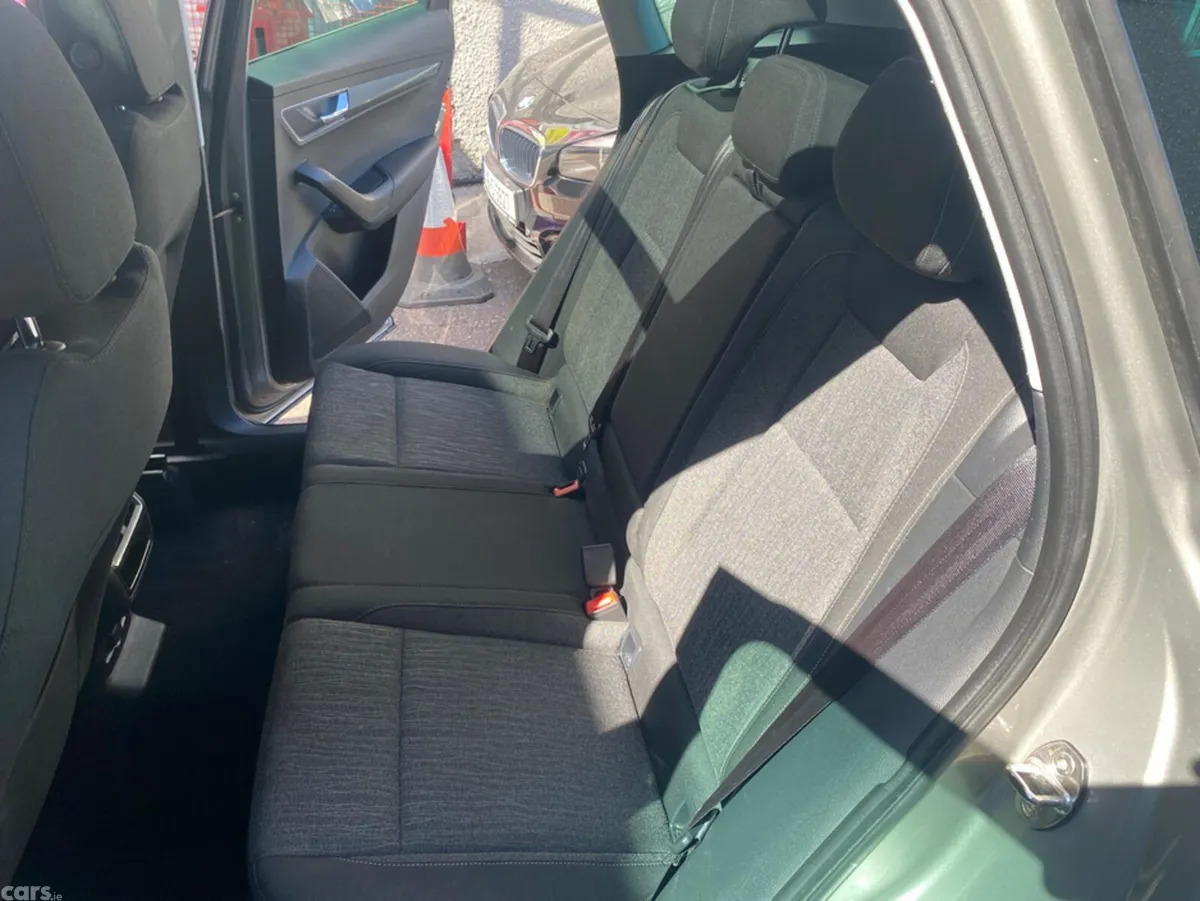 Skoda Karoq Estate, Diesel, 2019, Grey