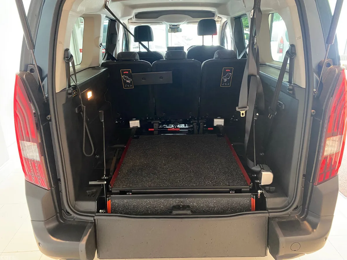 Peugeot Rifter MPV, Diesel, 2026, Blue