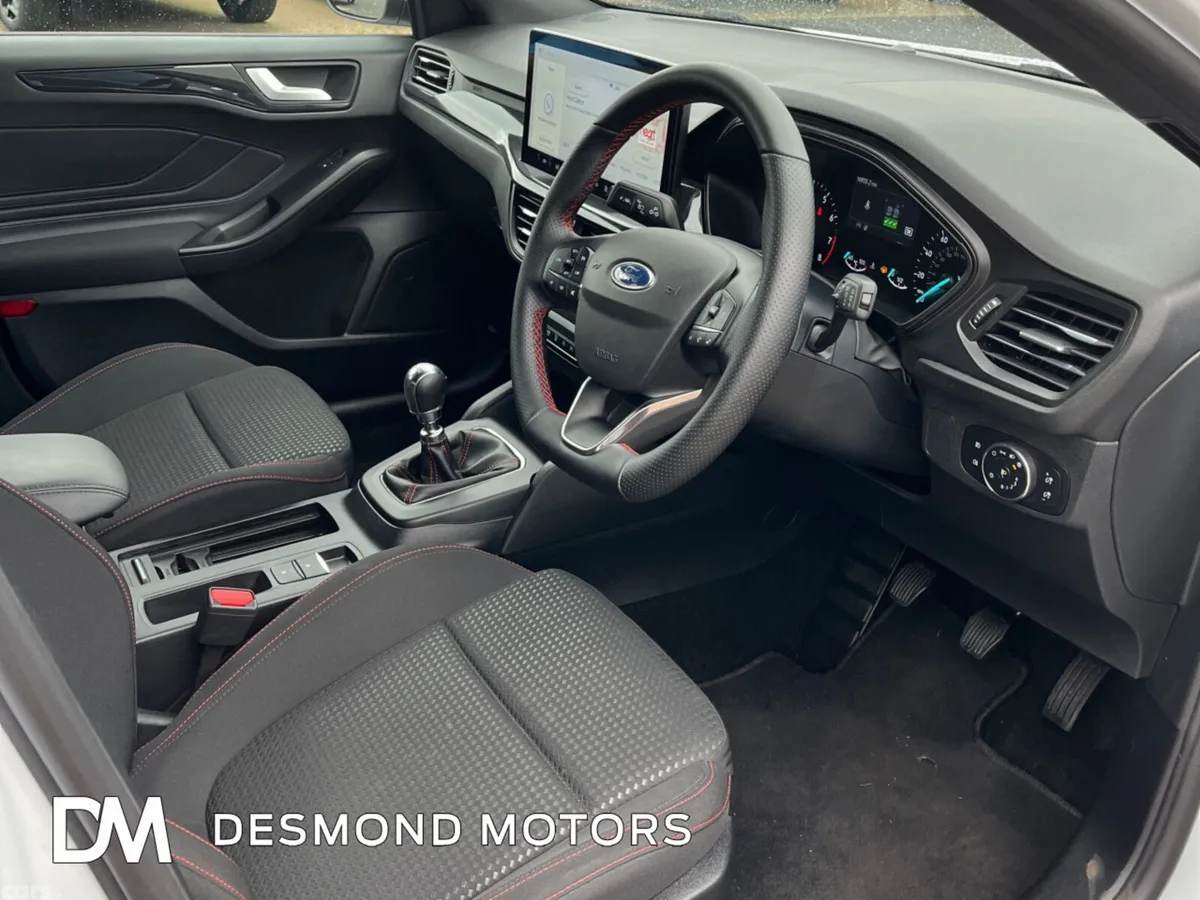 Ford Focus Hatchback, Petrol Hybrid, 2024, White