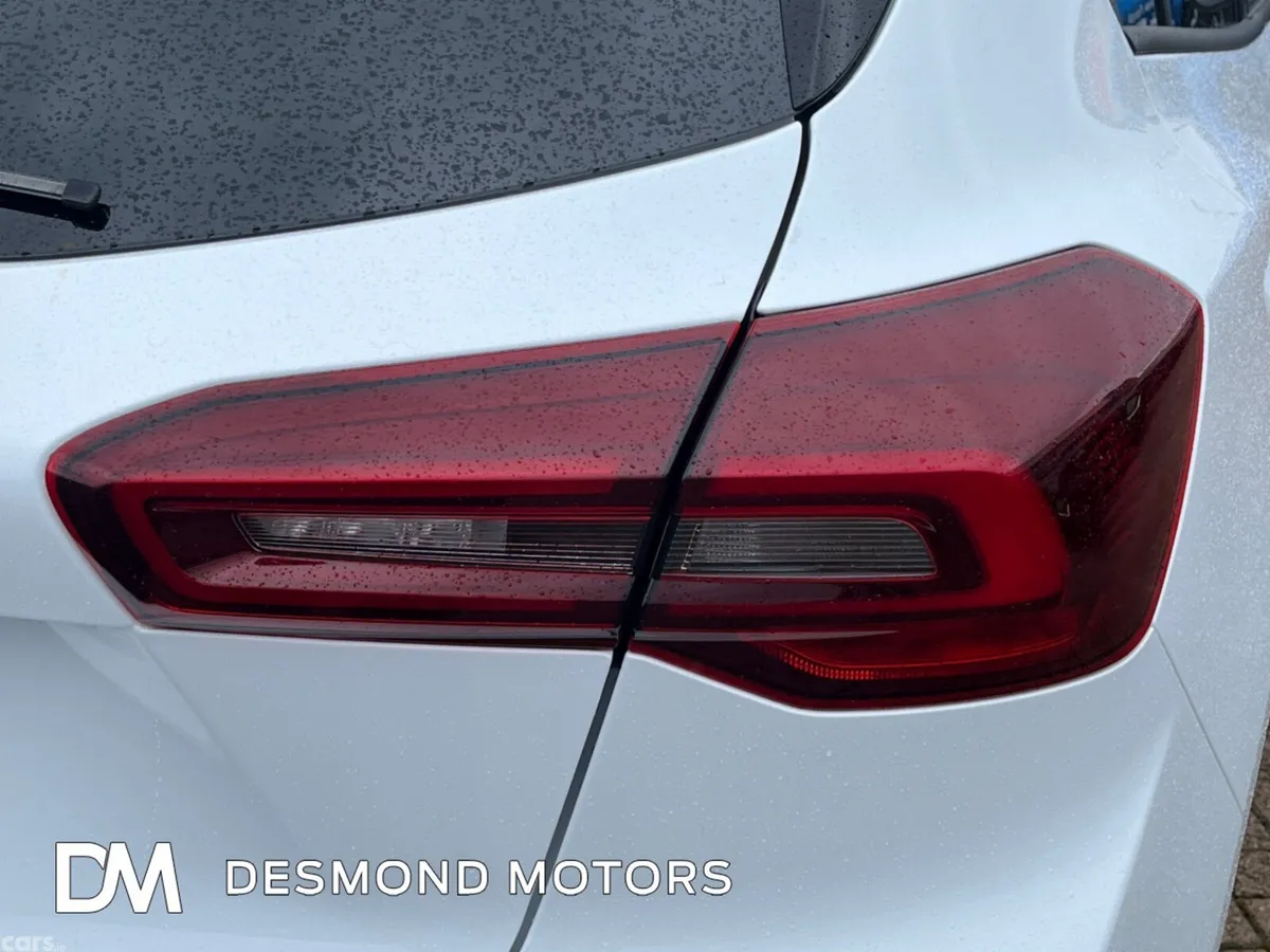 Ford Focus Hatchback, Petrol Hybrid, 2024, White