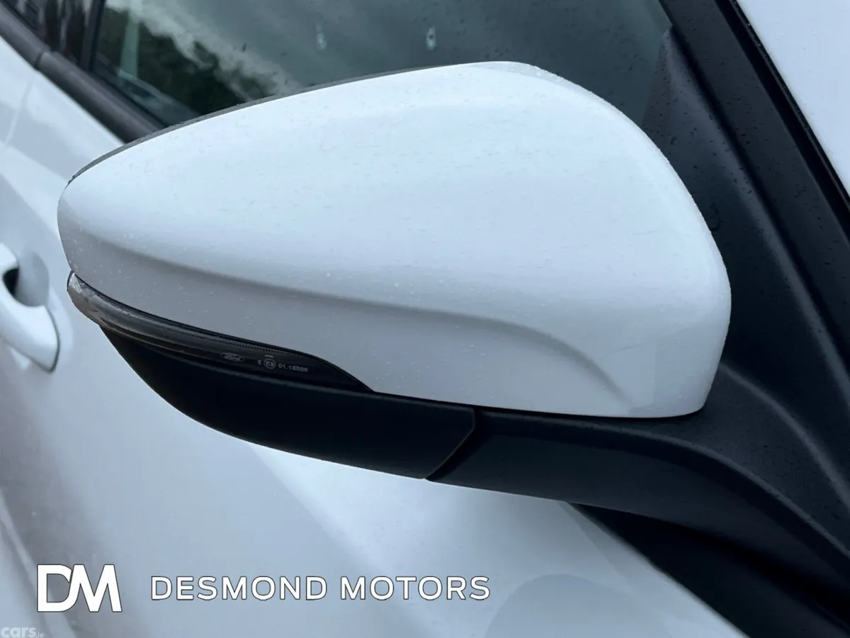 Ford Focus Hatchback, Petrol Hybrid, 2024, White