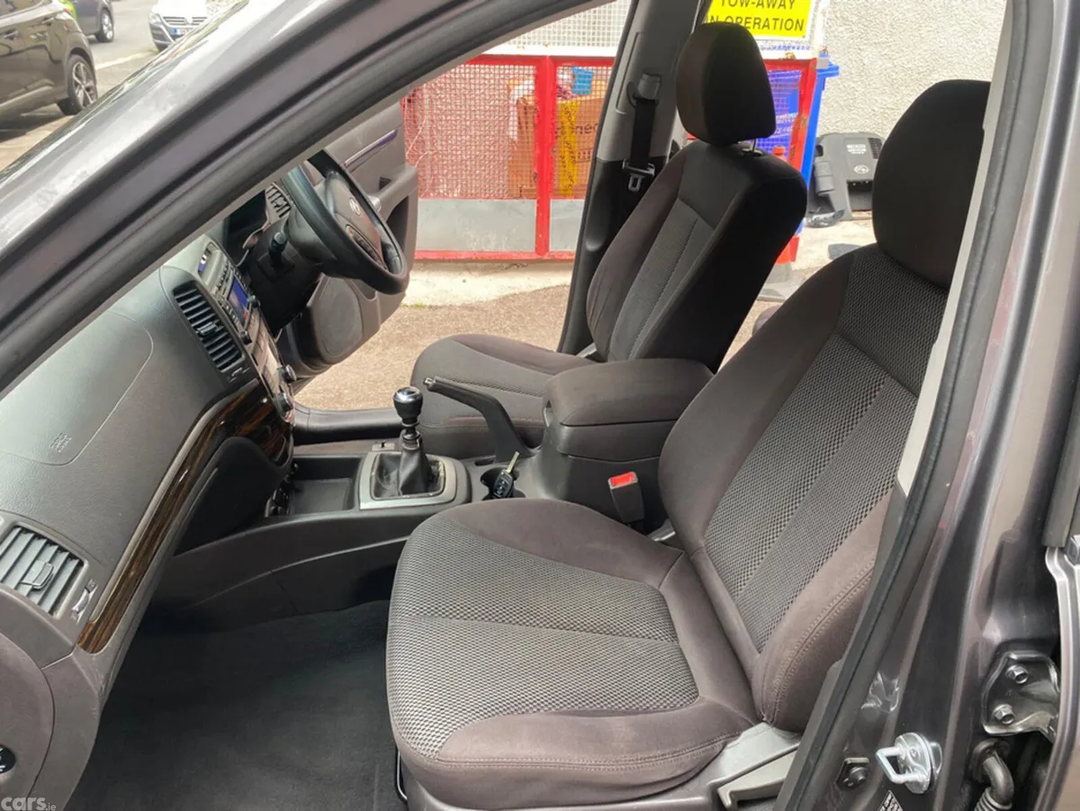 Hyundai Santa Fe SUV, Diesel, 2012, Silver