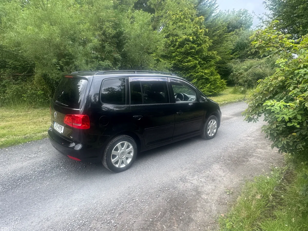 Volkswagen Touran MPV, Petrol, 2013, Black