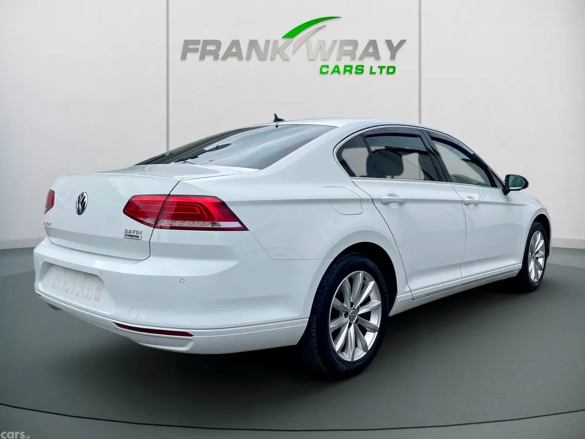 Volkswagen Passat Saloon, Diesel, 2016, White