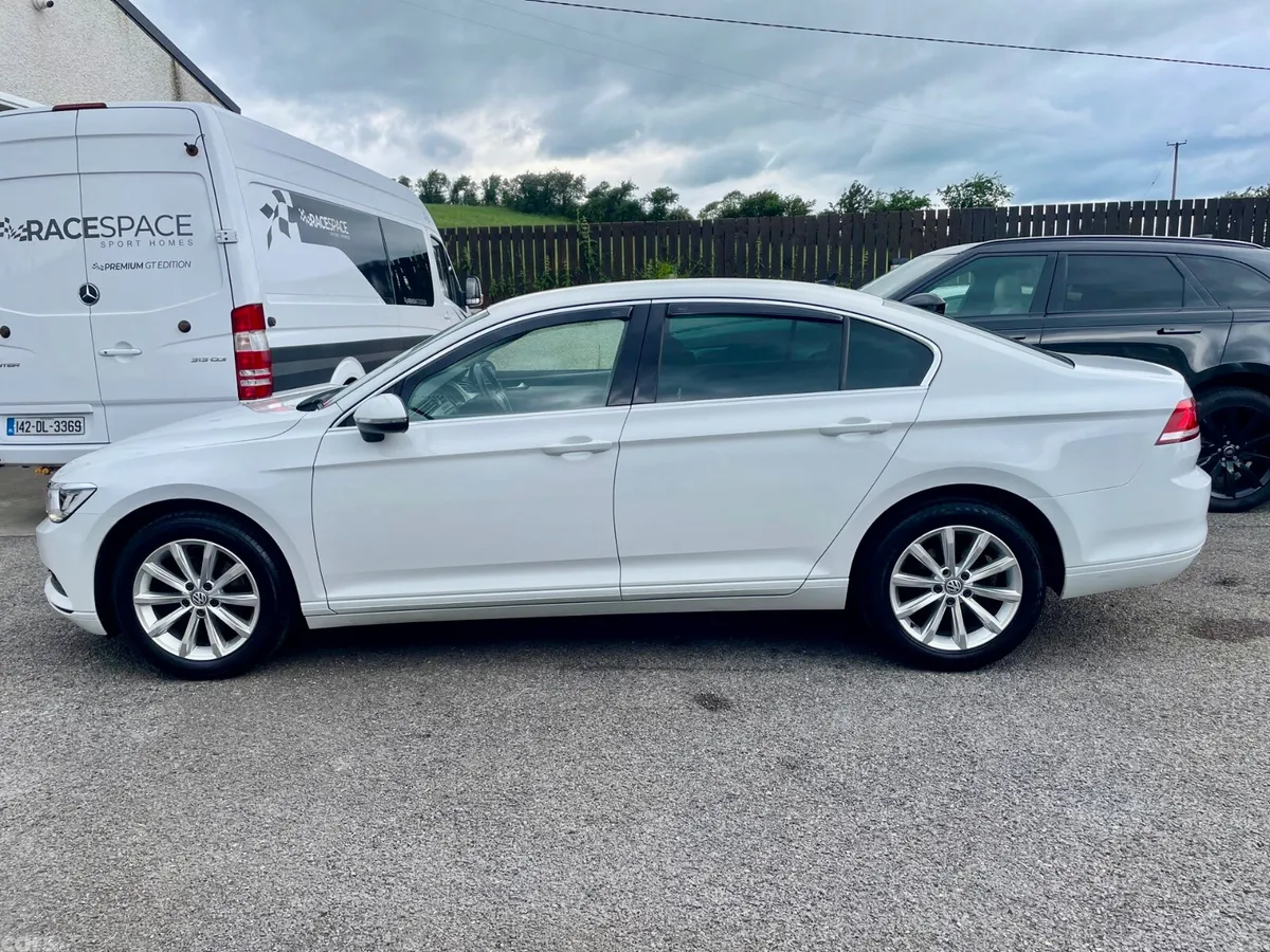 Volkswagen Passat Saloon, Diesel, 2016, White