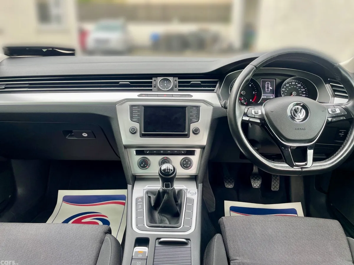 Volkswagen Passat Saloon, Diesel, 2016, White