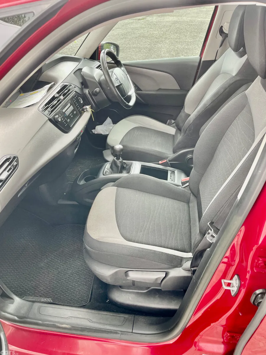 Citroen Grand C4 Picasso Hatchback, Diesel, 2014, Red