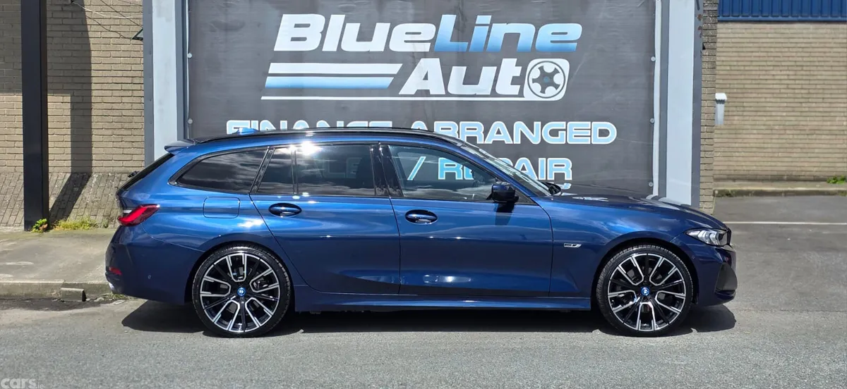 BMW 3-Series Estate/Jeep, Petrol Plug-in Hybrid, 2023, Blue