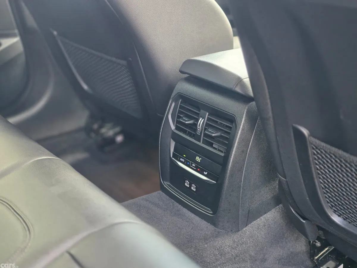 BMW 3-Series Estate/Jeep, Petrol Plug-in Hybrid, 2023, Blue