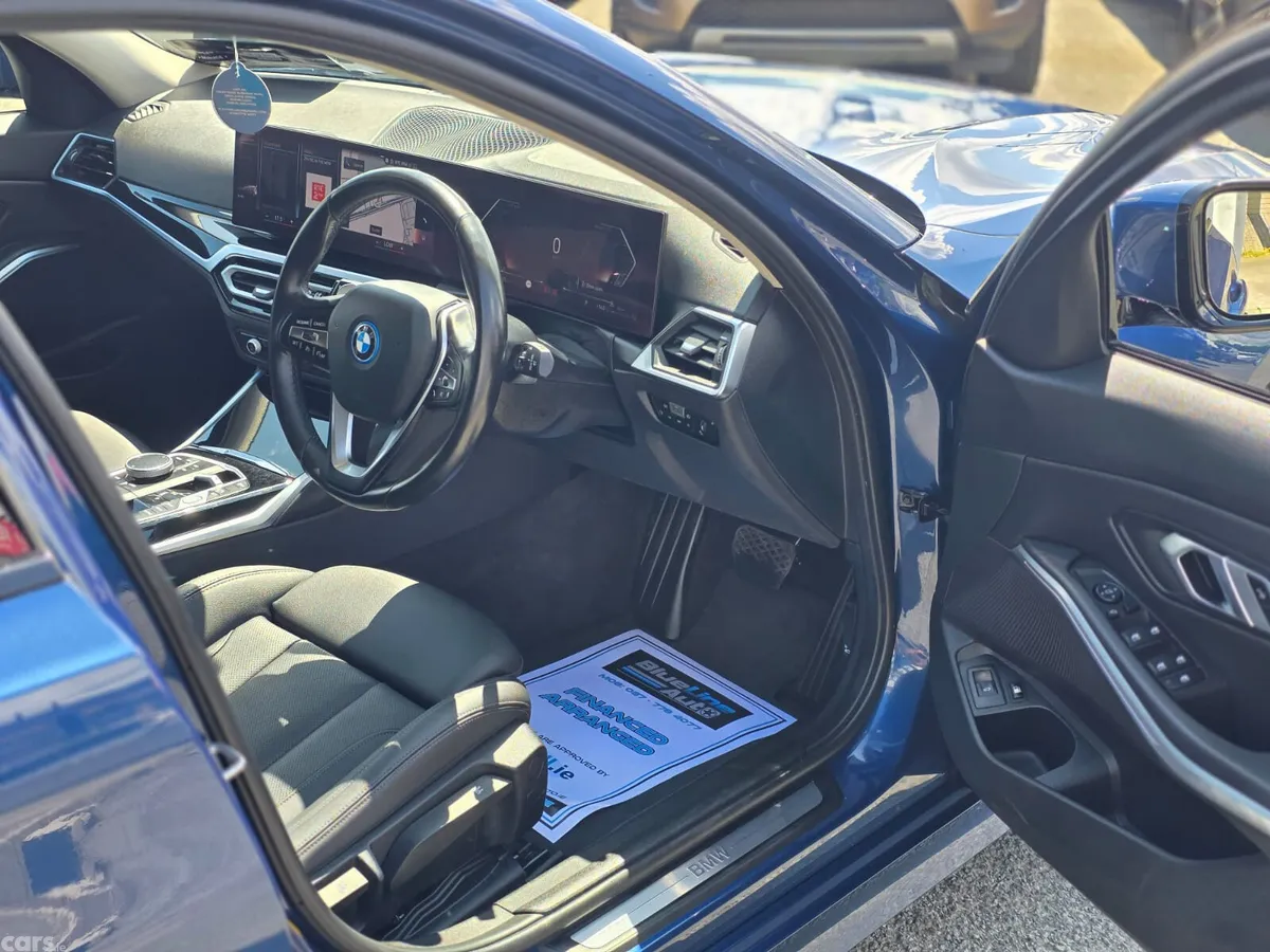 BMW 3-Series Estate/Jeep, Petrol Plug-in Hybrid, 2023, Blue